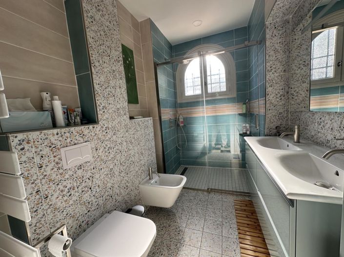 Image No.14-4 Bed House for sale