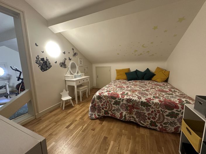 Image No.17-4 Bed House for sale