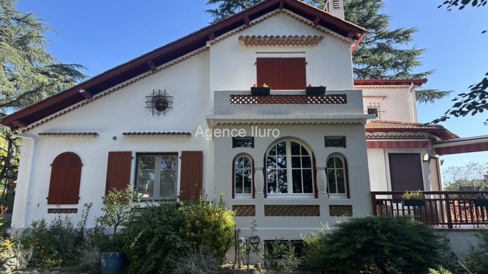 Image No.2-4 Bed Property for sale