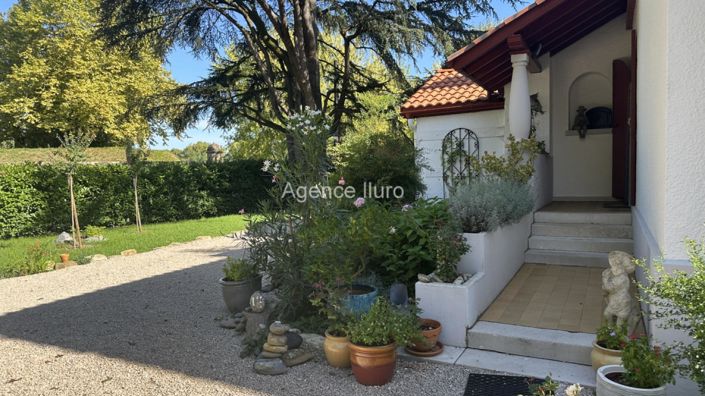 Image No.4-4 Bed Property for sale