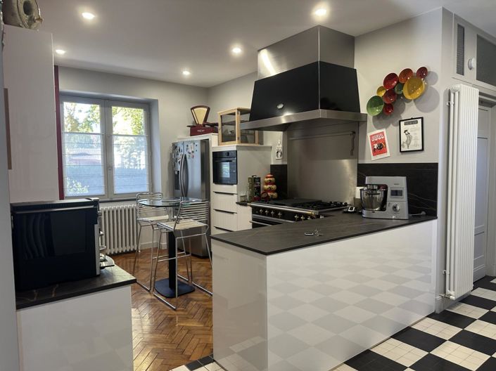 Image No.5-4 Bed House for sale