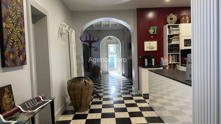 Image No.7-4 Bed Property for sale