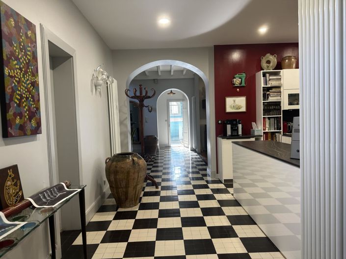 Image No.7-4 Bed House for sale