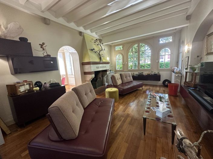 Image No.9-4 Bed House for sale