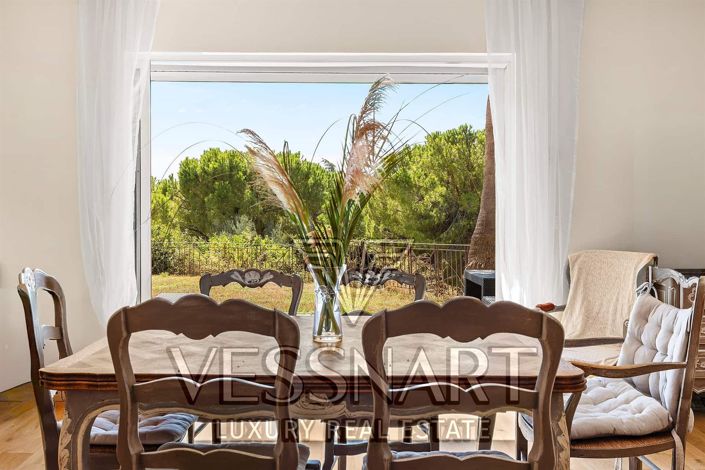 Image No.1-5 Bed House for sale