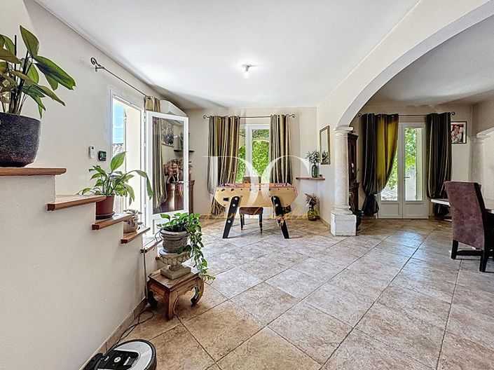 Image No.10-4 Bed House for sale