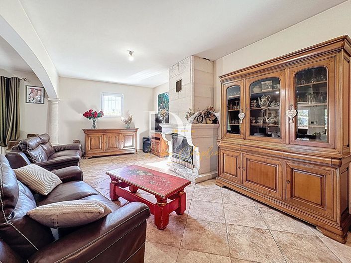 Image No.9-4 Bed House for sale