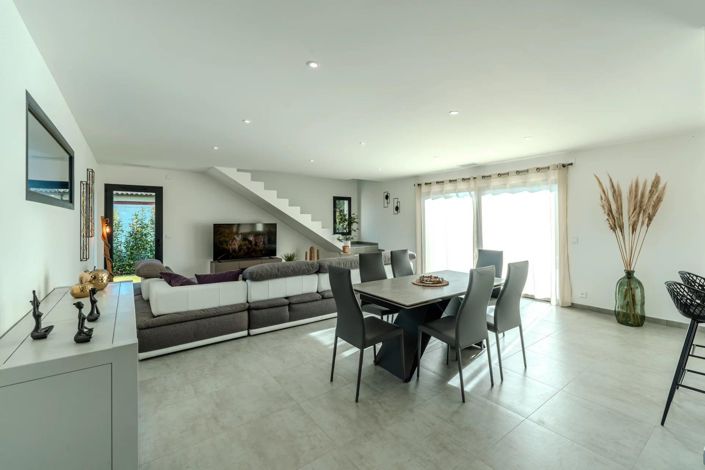 Image No.4-4 Bed House for sale