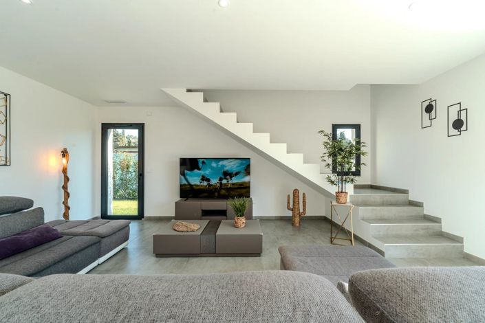 Image No.6-4 Bed House for sale