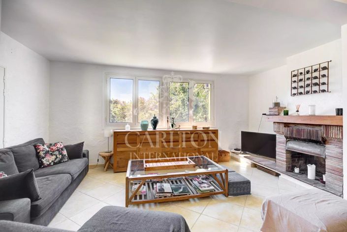 Image No.10-5 Bed House for sale