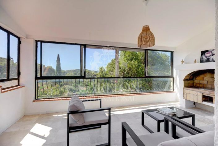 Image No.4-5 Bed House for sale