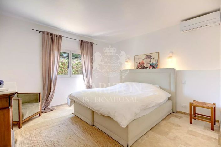 Image No.7-5 Bed House for sale