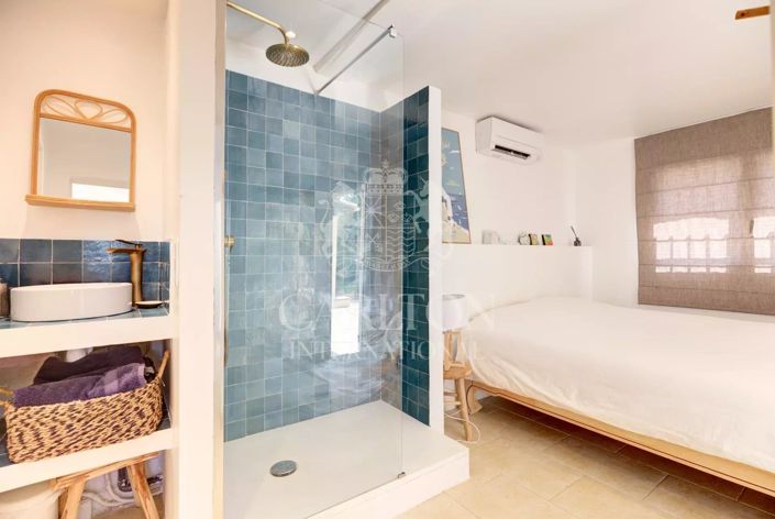 Image No.9-5 Bed House for sale