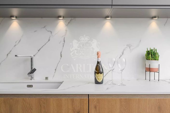 Image No.15-5 Bed House for sale