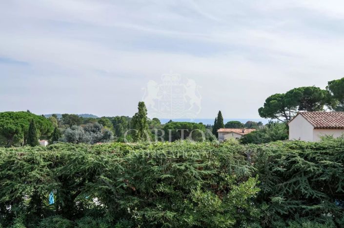 Image No.19-5 Bed House for sale