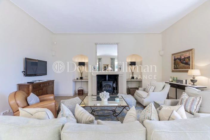 Image No.13-7 Bed House for sale