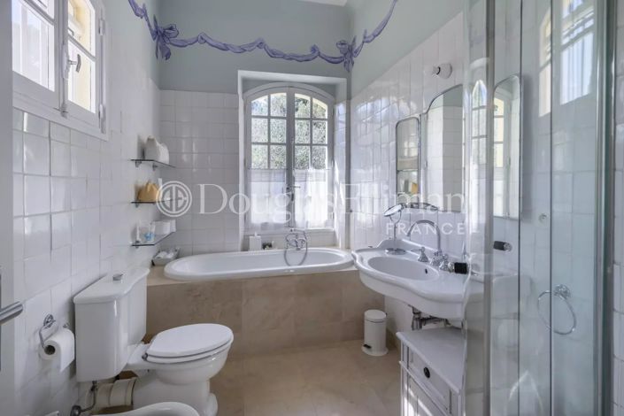 Image No.19-7 Bed House for sale