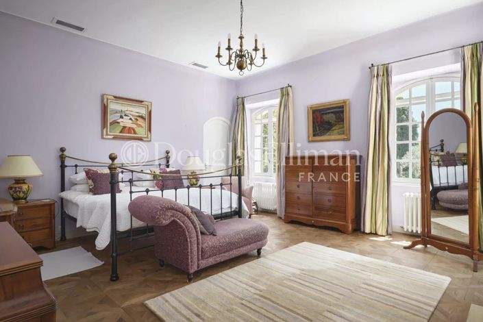 Image No.9-7 Bed House for sale