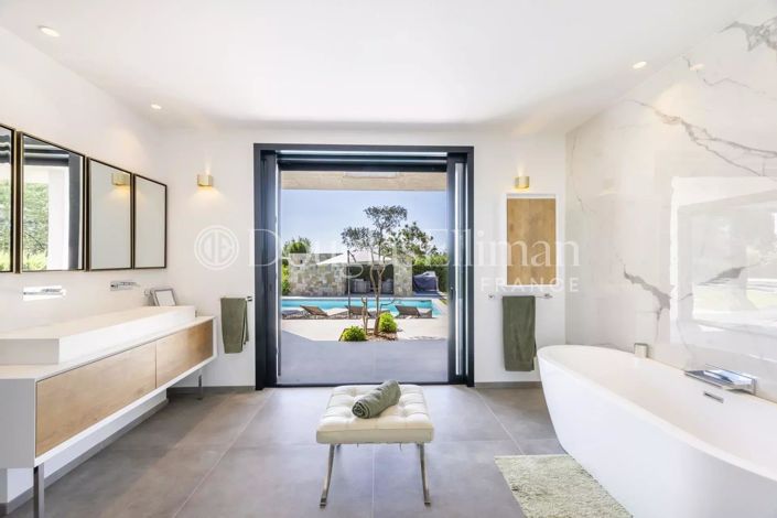 Image No.10-5 Bed House for sale