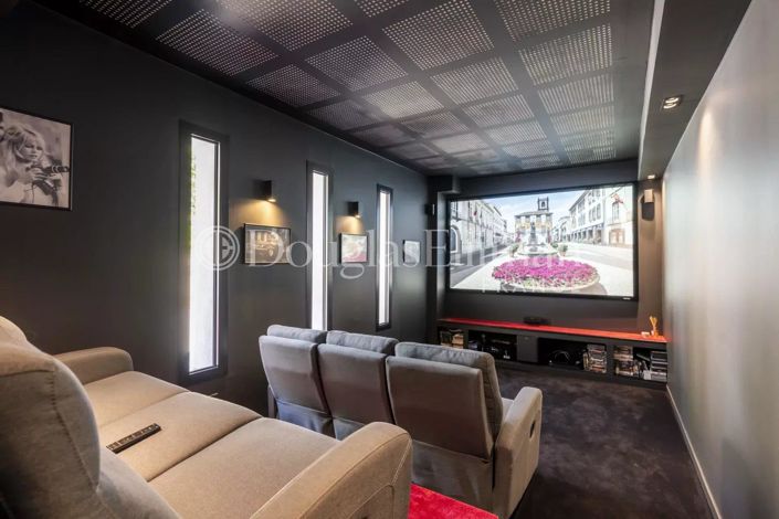 Image No.11-5 Bed House for sale