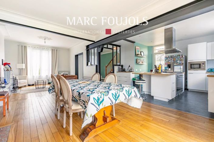 Image No.10-6 Bed House for sale