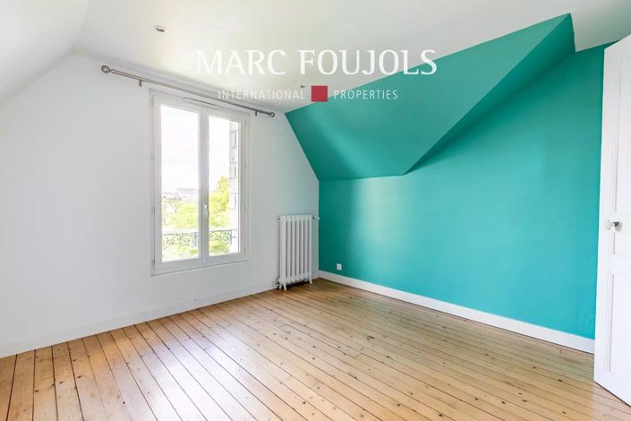 Image No.15-6 Bed House for sale