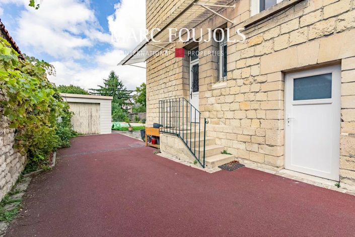 Image No.17-6 Bed House for sale