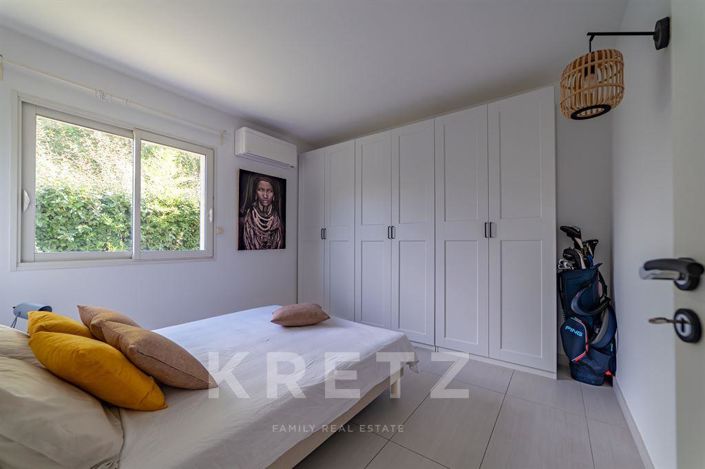 Image No.11-6 Bed House for sale