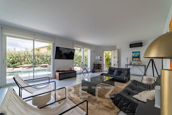 Image No.3-6 Bed House for sale