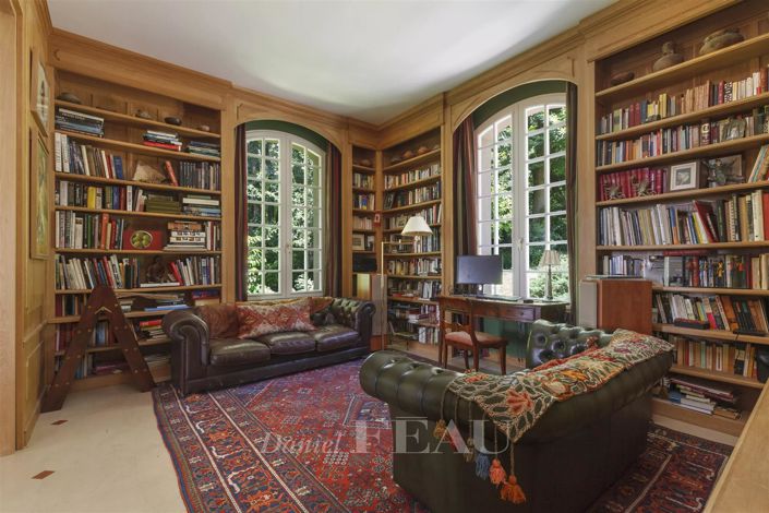 Image No.17-5 Bed House for sale