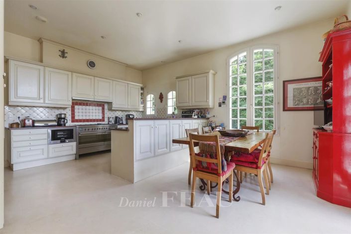 Image No.21-5 Bed House for sale