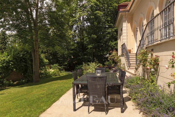 Image No.9-5 Bed House for sale