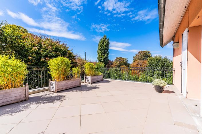 Image No.13-7 Bed House for sale