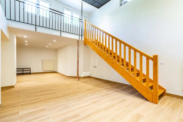 Image No.18-7 Bed House for sale