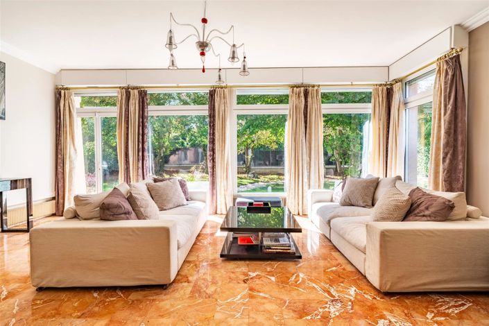 Image No.6-7 Bed House for sale