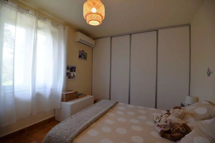 Image No.10-4 Bed House for sale