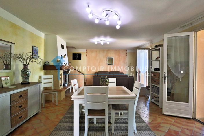 Image No.10-3 Bed House for sale