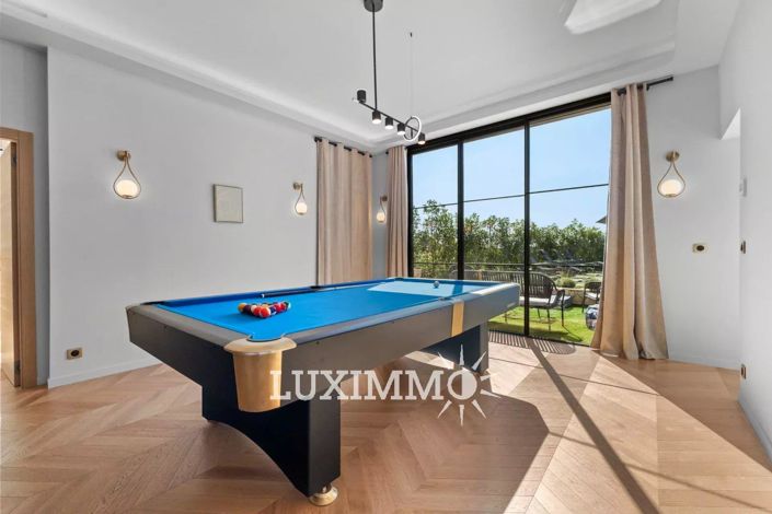 Image No.4-5 Bed House for sale