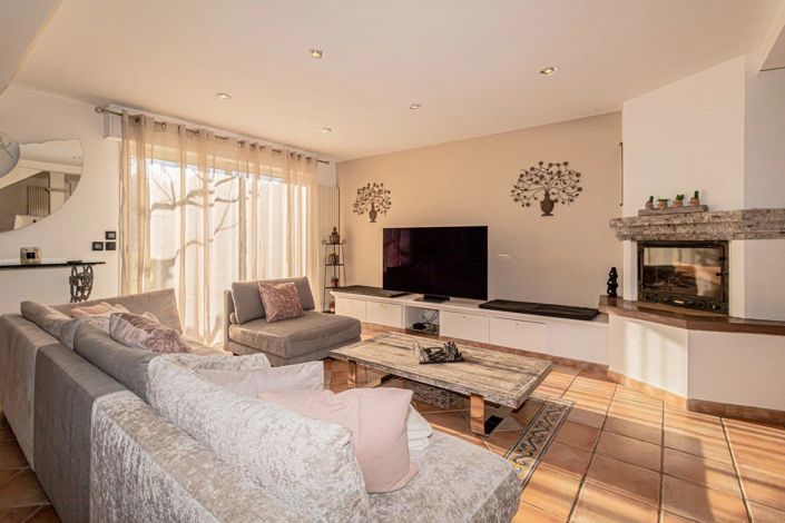 Image No.20-4 Bed House for sale