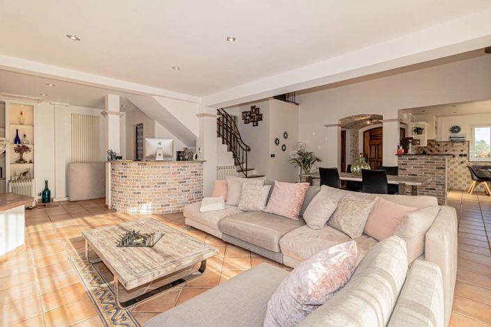 Image No.21-4 Bed House for sale