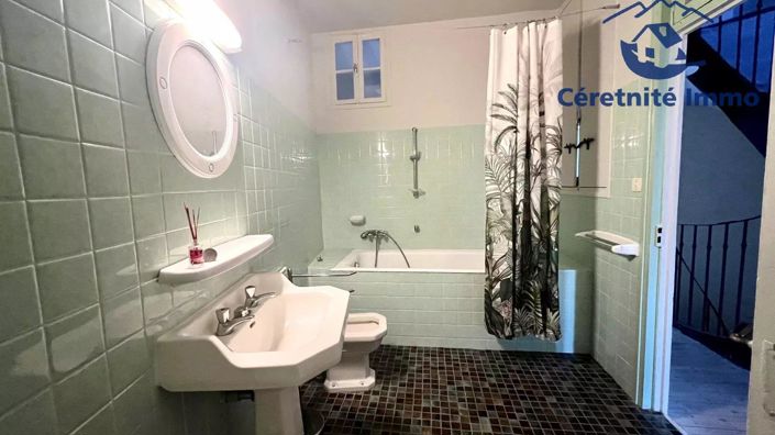 Image No.20-6 Bed House for sale