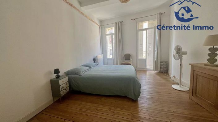 Image No.25-6 Bed House for sale