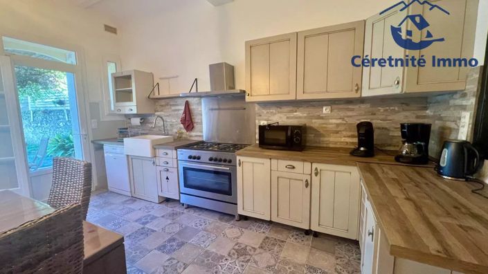 Image No.3-6 Bed House for sale