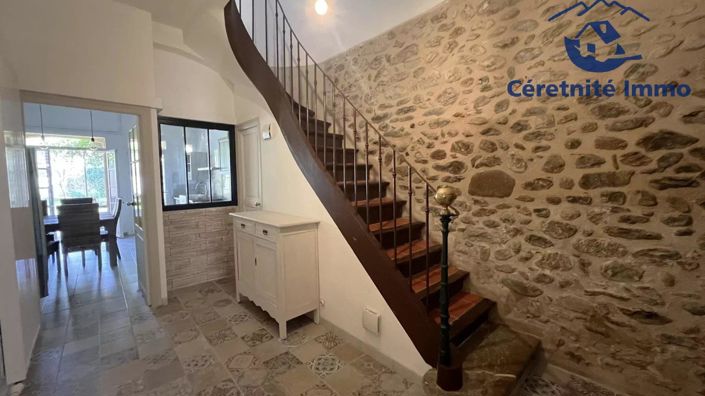 Image No.6-6 Bed House for sale