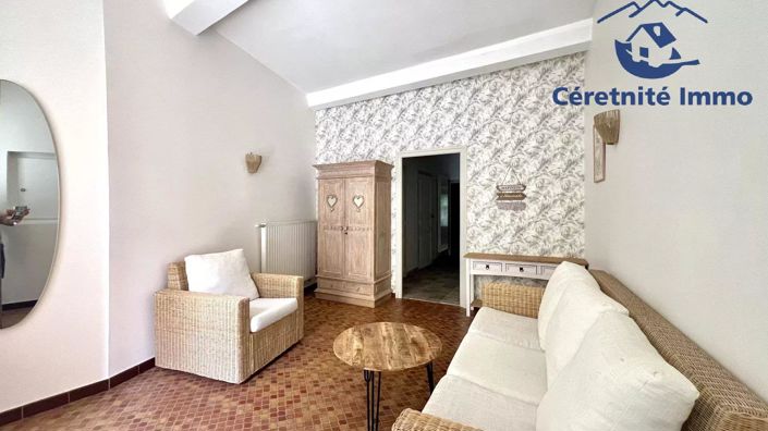 Image No.9-6 Bed House for sale