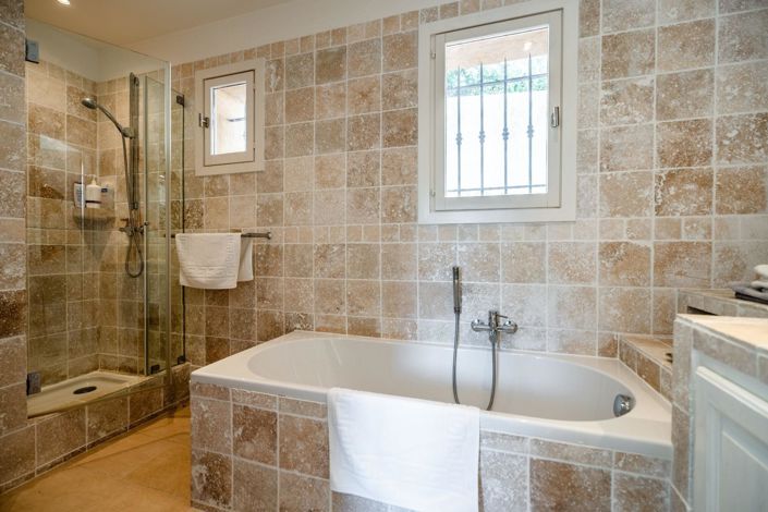 Image No.10-5 Bed House for sale