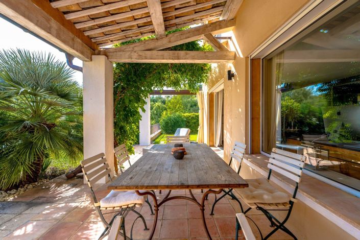 Image No.2-5 Bed House for sale