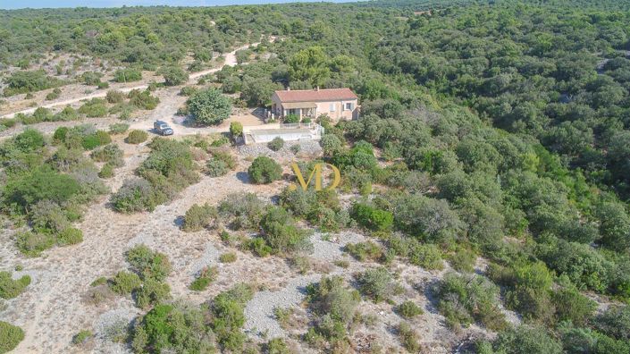 Image No.1-4 Bed House for sale