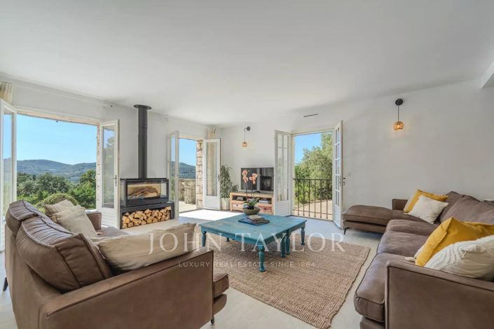 Image No.14-8 Bed House for sale