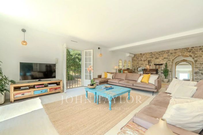 Image No.15-8 Bed House for sale